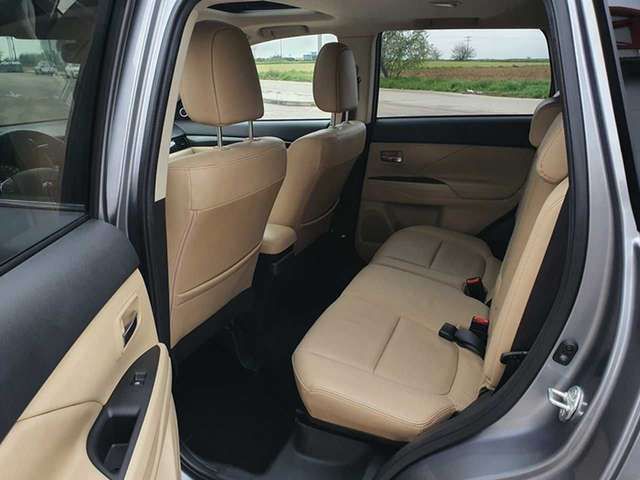 Mitsubishi Outlander • 2016 • 102,000 km 22