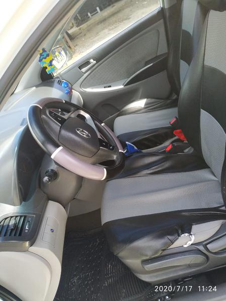 Hyundai Accent • 2012 • 222,000 km 3