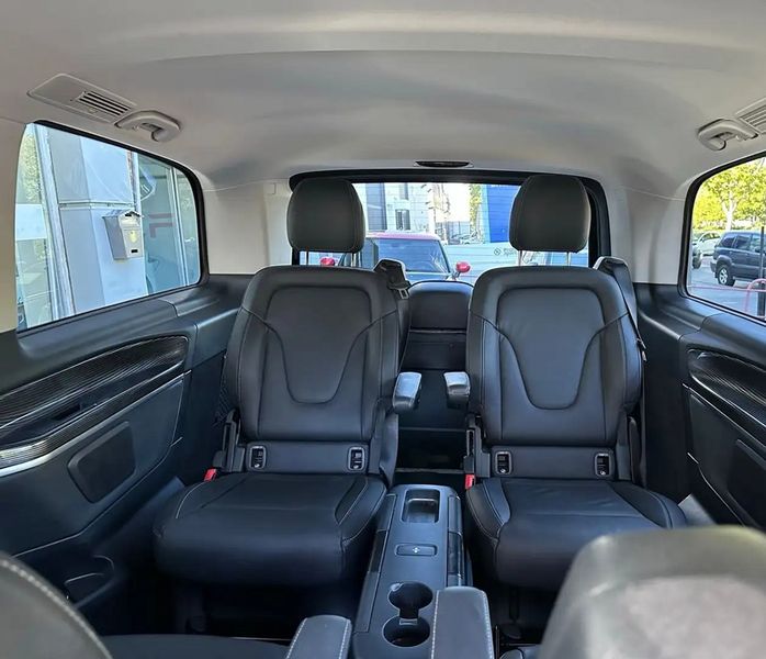 Mercedes-Benz 310 Van • 2020 • 54,000 km 14