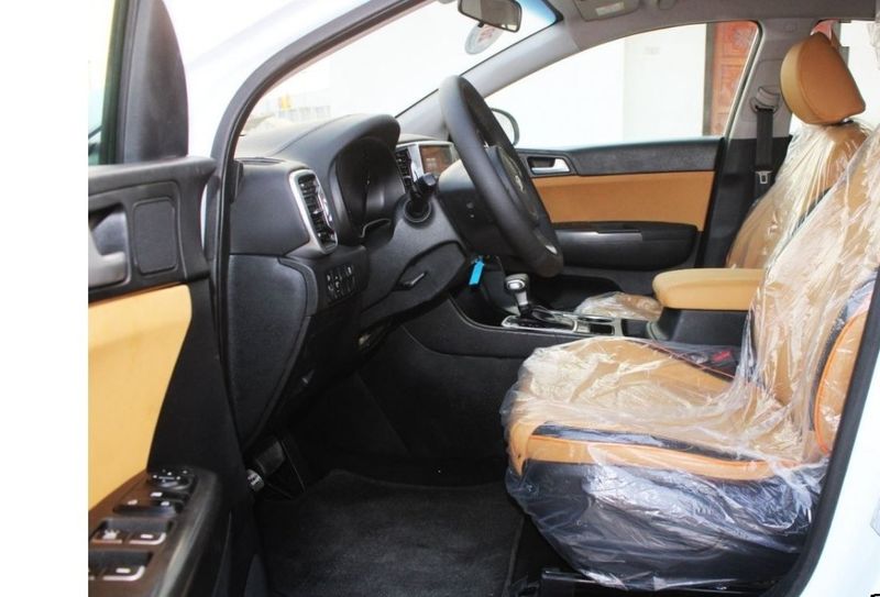 Kia Sportage • 2017 • 82,000 km 3