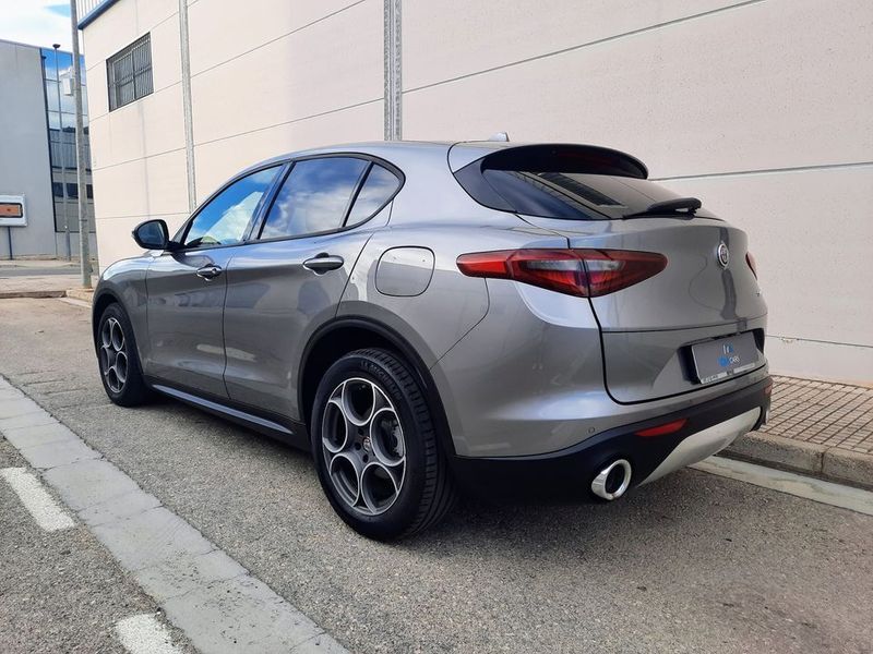 Alfa Romeo Stelvio • 2017 • 207,000 km 3