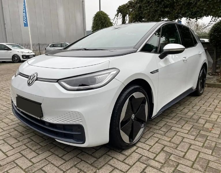 Volkswagen ID.4 • 2020 • 61,800 km 2