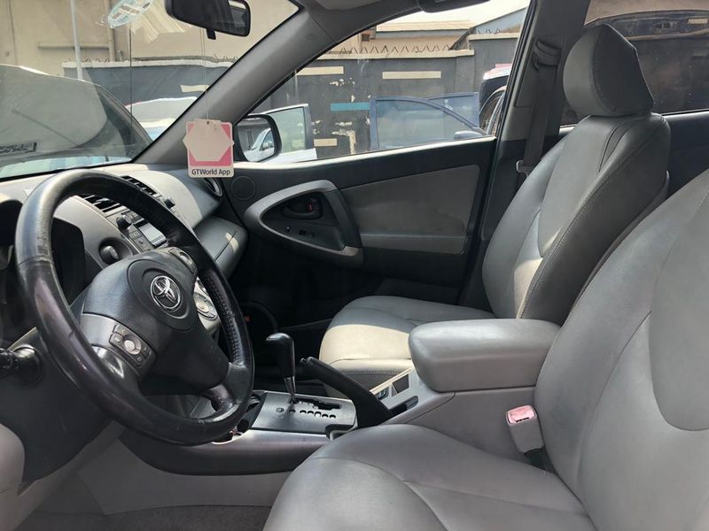 Toyota RAV4 • 2015 • 50,000 km 2