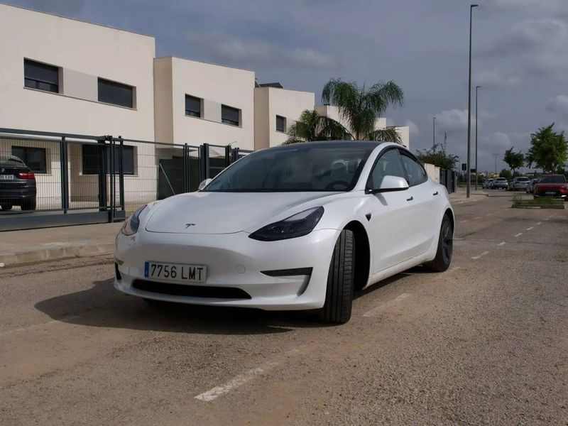 Tesla Model 3 • 2021 • 122,000 km 5