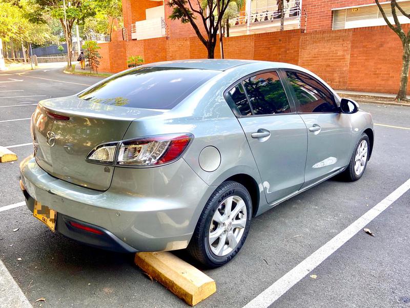 Mazda 3 • 2012 • 100,000 km 10