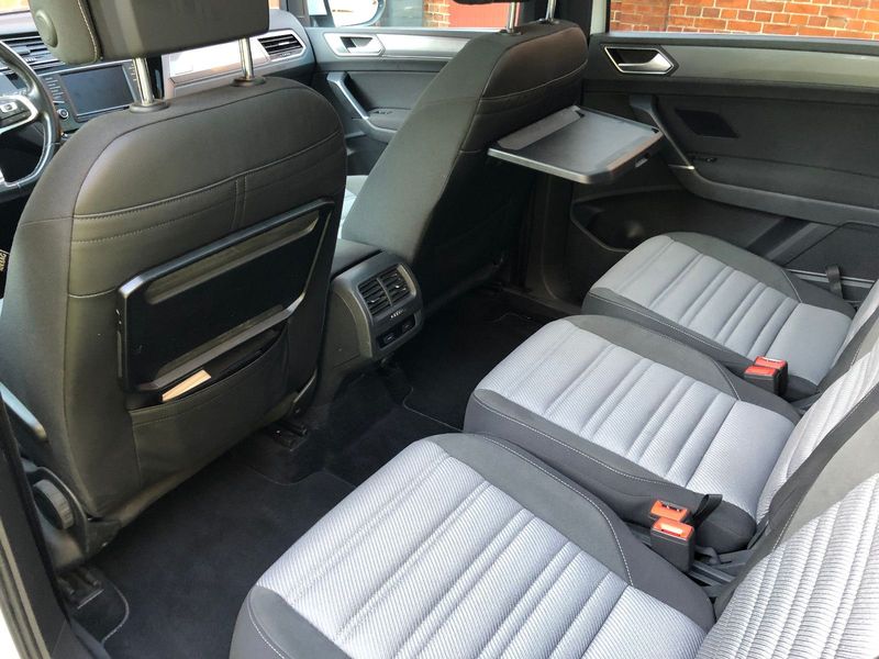 Volkswagen Touran • 2017 • 111,000 km 4