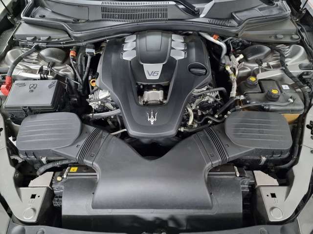 Maserati Ghibli • 2019 • 67,000 km 10