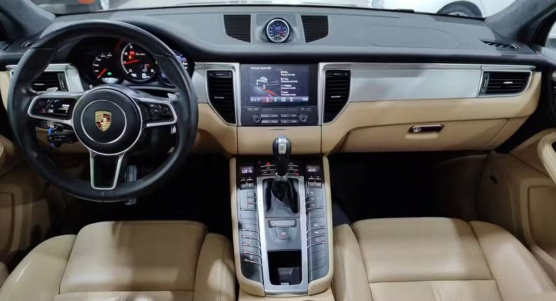 Porsche Macan • 2017 • 61,900 km 5