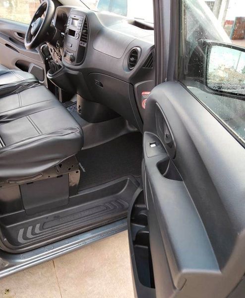 Mercedes-Benz 115 • 2016 • 130,000 km 2