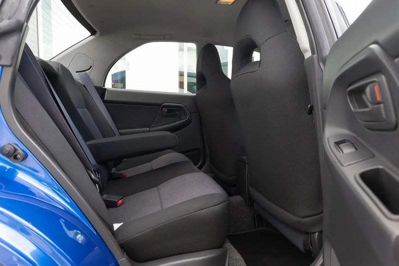 Subaru Impreza • 2002 • 74,000 km 11