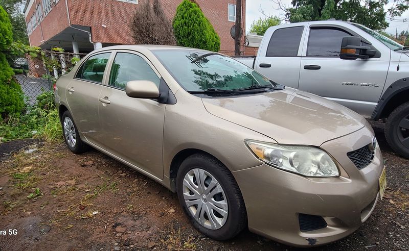 Toyota Corolla • 2010 • 130,000 mi 2