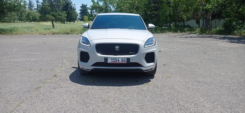 Jaguar E-PACE • 2018 • 64,200 km 18