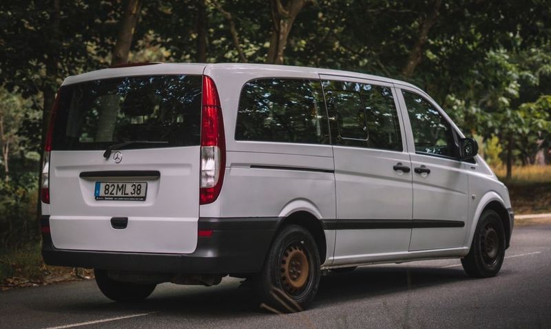 Mercedes-Benz 115 • 2011 • 210,000 km 2