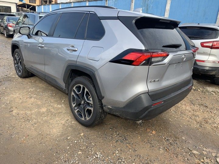 Toyota RAV4 • 2019 • 3 km 2