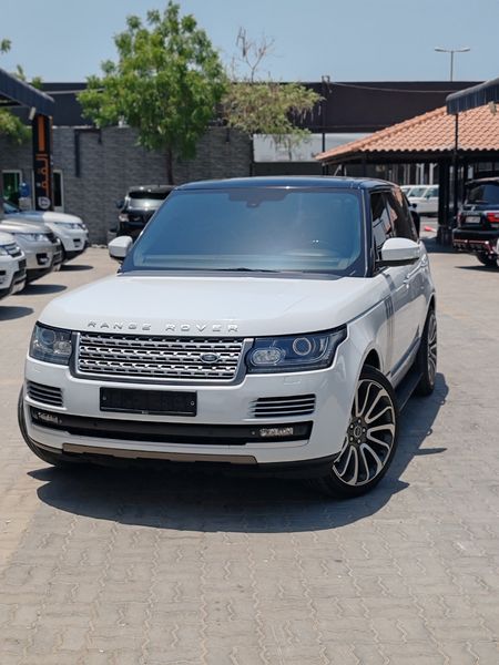 Land Rover Range Rover • 2013 • 103,700 km 8