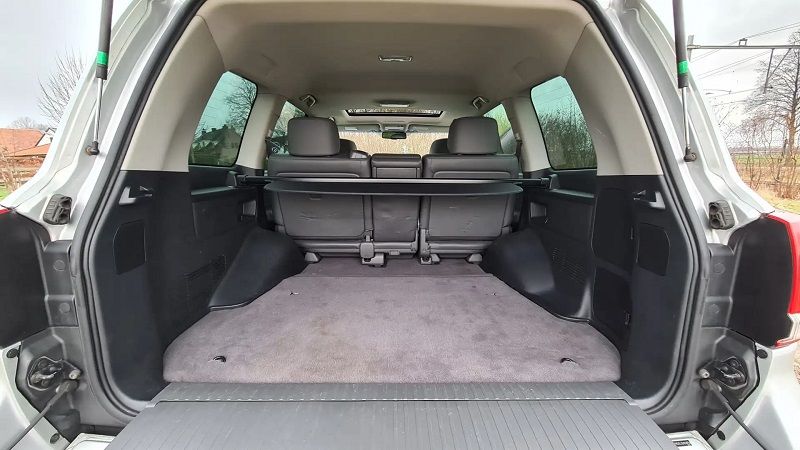 Toyota Land Cruiser • 2008 • 274,000 km 9