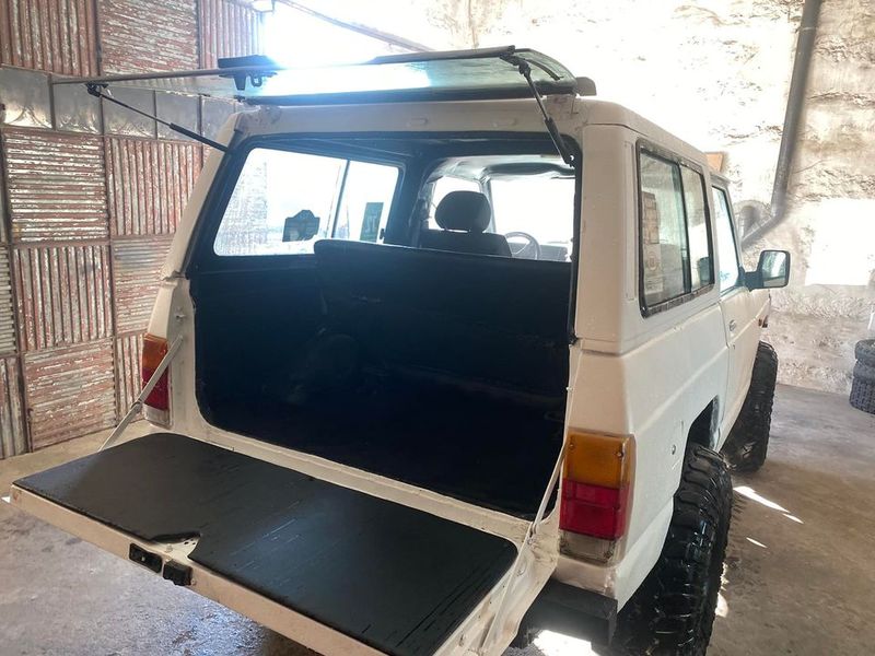 Nissan Patrol • 1990 • 239,000 km 4