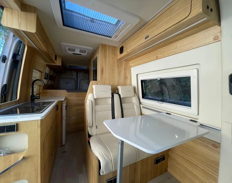 Mercedes-Benz Sprinter • 2019 • 156,000 km 11