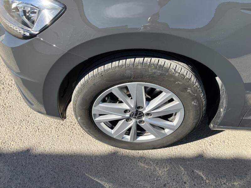 Volkswagen Touran • 2023 • 24,155 km 5
