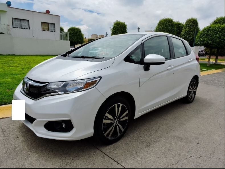 Honda Fit • 2010 • 83,000 km 1