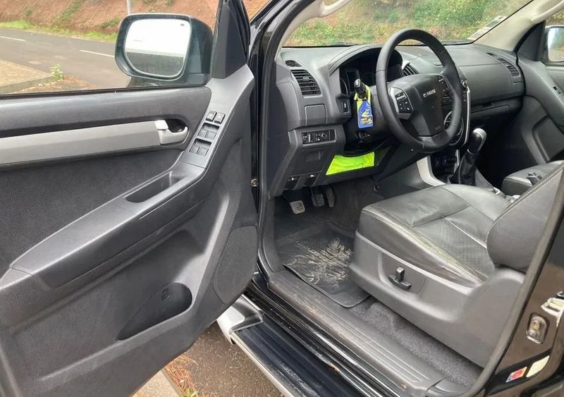Isuzu D-MAX • 2016 • 241,234 km 1
