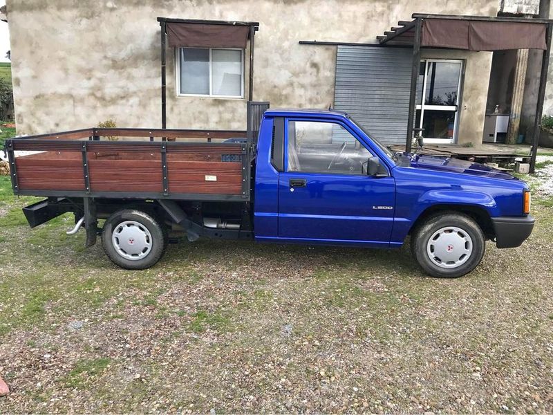 Mitsubishi L200 • 1993 • 388,000 km 1