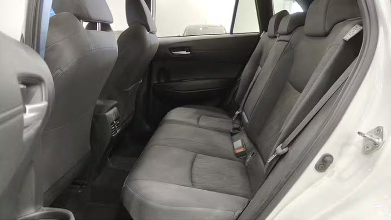 Toyota Corolla Hybrid • 2023 • 13,994 km 5