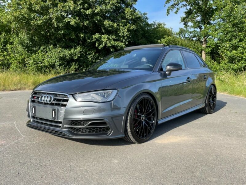 Audi S3 • 2016 • 129,500 km 2
