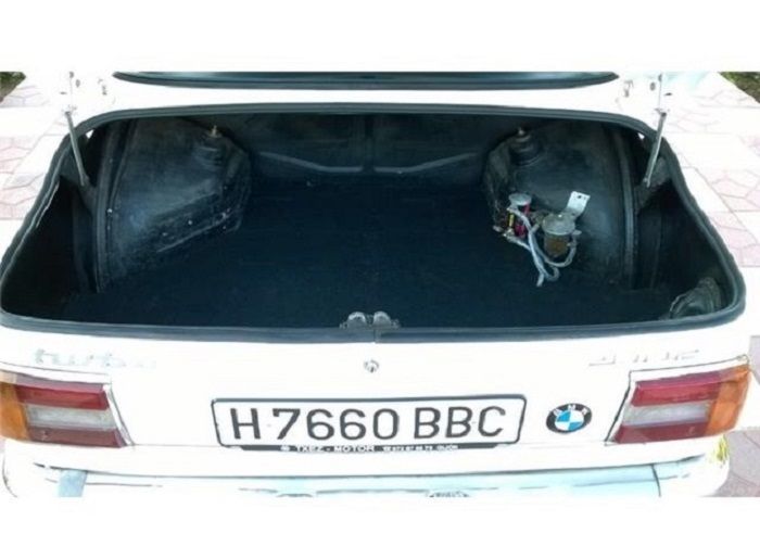 BMW 2 Series • 1974 • 112,000 km 11