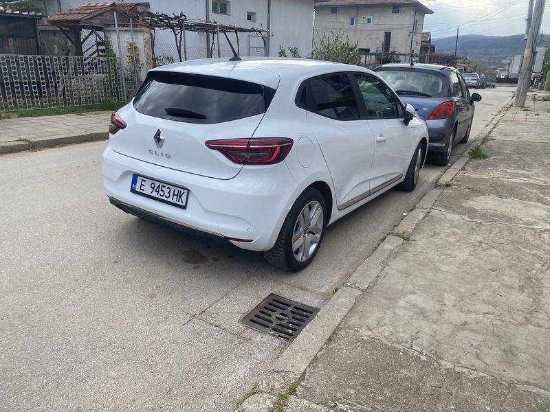 Renault Clio • 2020 • 23,000 km 3