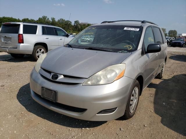 Toyota Sienna • 2007 • 2 km 3