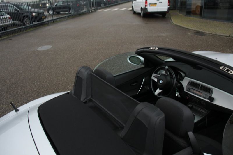 BMW Z4 • 2003 • 940,000 km 7