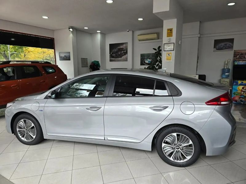 Hyundai Ioniq Plug-In Hybrid • 2020 • 51,500 km 2