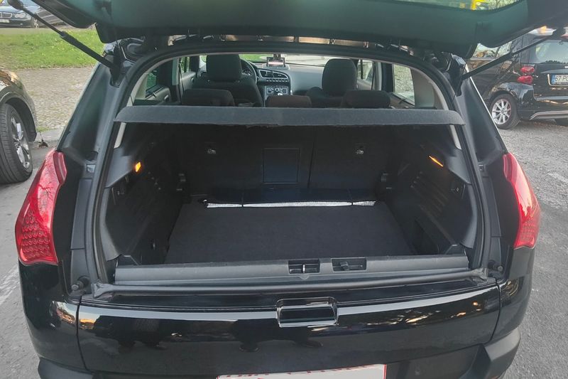 Peugeot 3008 • 2010 • 161,356 km 4
