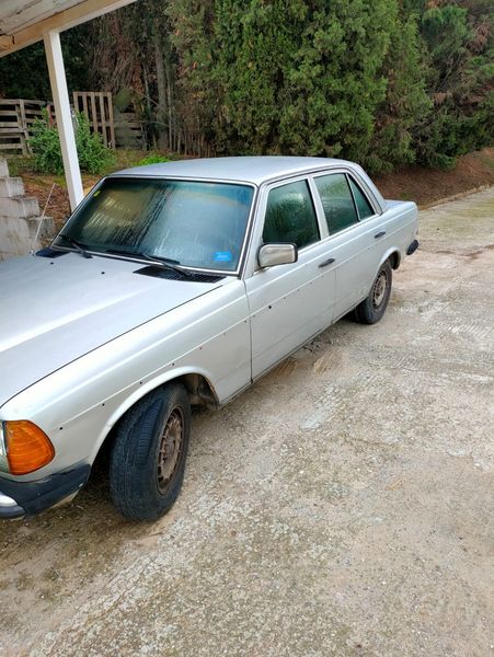 Mercedes-Benz E • 1980 • 97,332 km 3