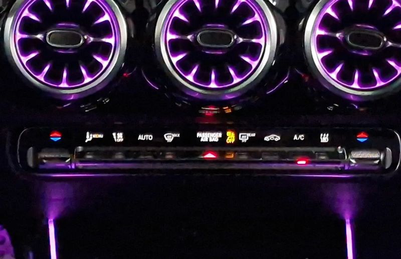 Mercedes-Benz A • 2025 • 5,652 km 15