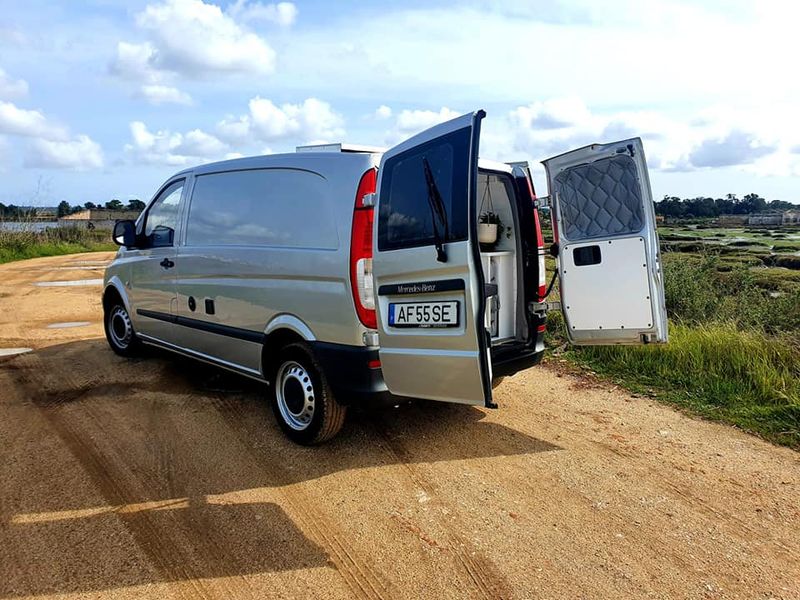 Mercedes-Benz 210 Van • 2013 • 80,000 km 3