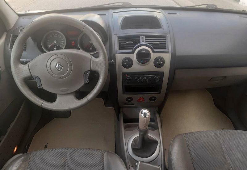 Renault Mégane • 2004 • 180,000 km 8