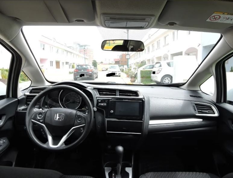 Honda Fit • 2010 • 83,000 km 8