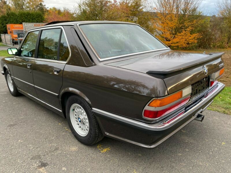 BMW 5 Series • 1986 • 116,470 km 8