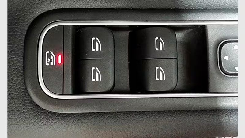 Mercedes-Benz CLA-Class • 2023 • 15,705 km 13