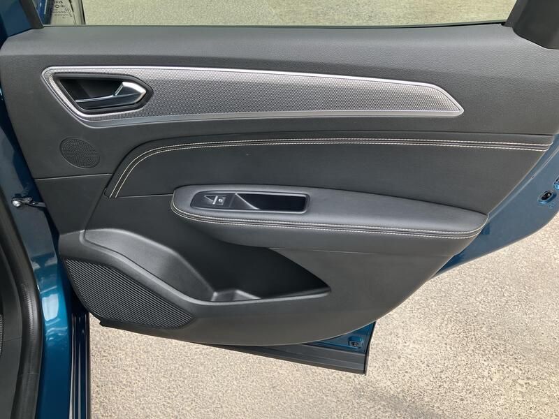 Renault Clio • 2024 • 3,800 km 25