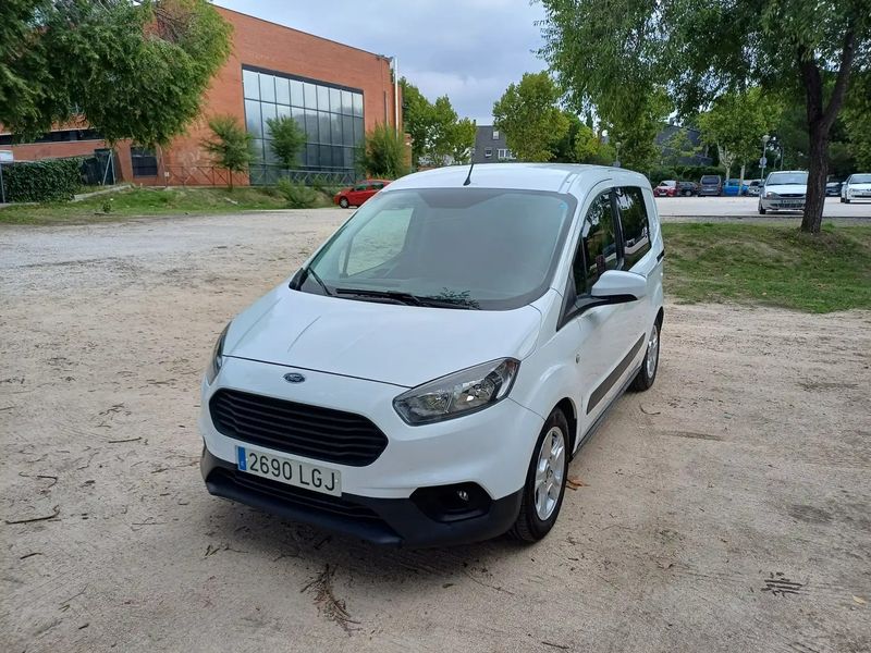 Ford Transit Courier • 2020 • 150,000 km 5