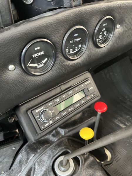 Land Rover 109 • 1982 • 3,600 km 9