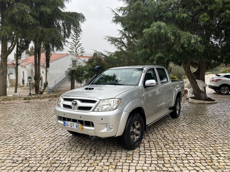 Toyota Hilux • 2008 • 220,000 km 2