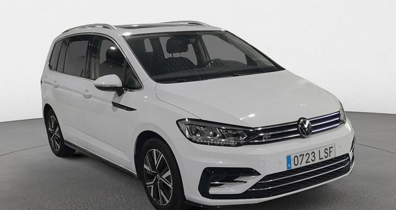 Volkswagen Touran • 2021 • 52,948 km 1
