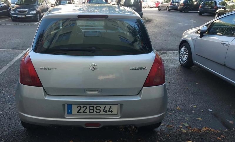 Suzuki Swift • 2006 • 220,000 km 4