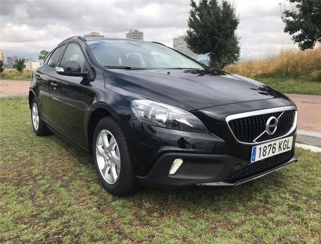 Volvo V40 • 2017 • 118,000 km 1
