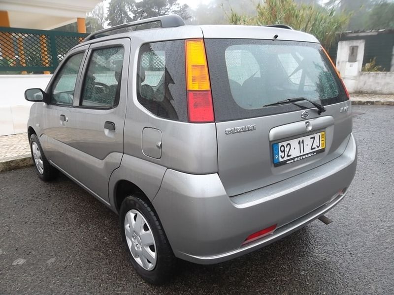 Suzuki Ignis 2005 100 500 km 2500 USD Carros