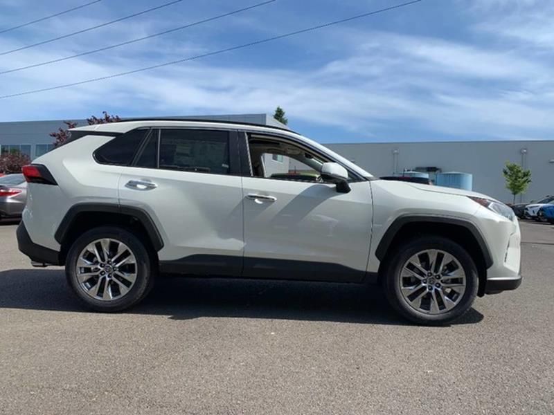 Toyota RAV4 • 2022 • 35,000 km 2